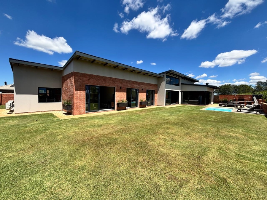 3 Bedroom Property for Sale in Van Der Hoff Park North West